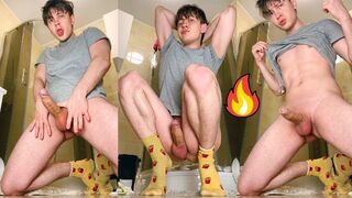 Dreamy Hunk Jerking Off Extra Long Dick In The Bathroom - Rushlight_Dante / School Boy / Hot / Top
