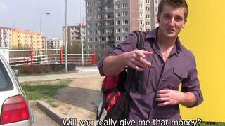 Czech Hunter: Fitness and More with the Bag-Carrying Hunk